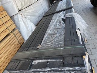 Ca. 50x Grenen Zweeds Rabat zwart gecoat, 23x190mm, lengte 480cm
